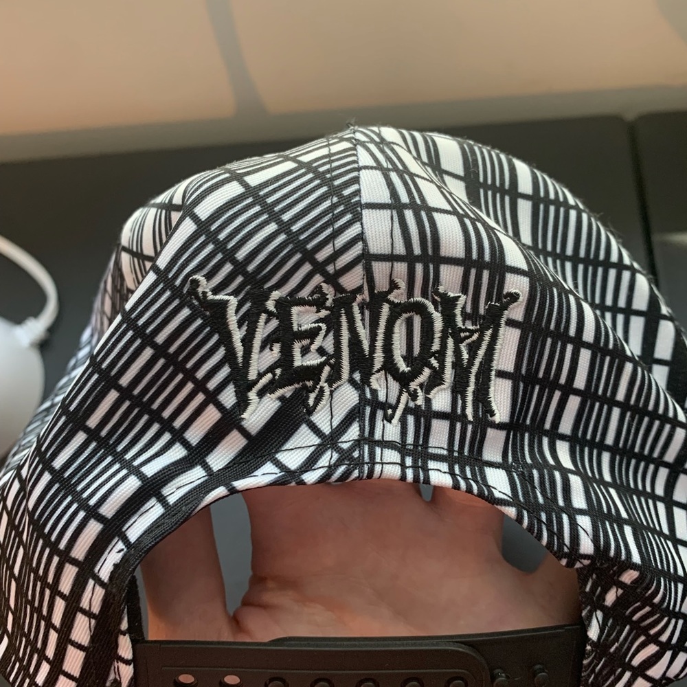 Venom snap back Hat - Picture 2 of 7